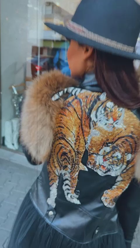 Tiger X Fox Fur Beauty